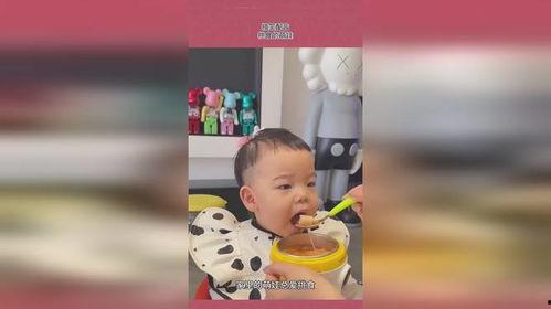 萌娃吃瓜搞笑配音,萌态百出笑翻众人