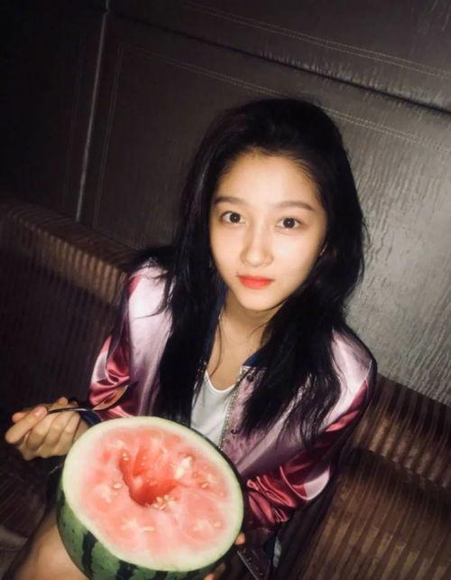 深夜吃大瓜图片,大瓜背后的惊人真相