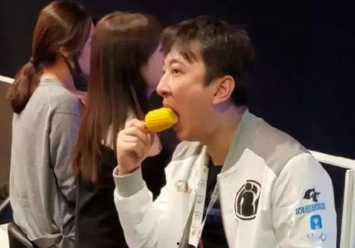 alan和小胖吃瓜,揭秘娱乐圈幕后故事