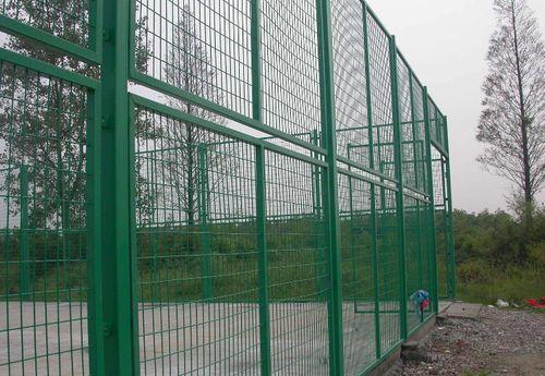 篮球护栏吃瓜,揭秘赛场背后的趣味瞬间