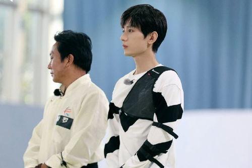 跑男吃瓜比赛,欢乐竞技，笑料连连