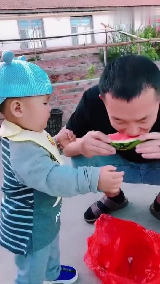 吃瓜小孩哭,吃瓜小孩的哭泣故事