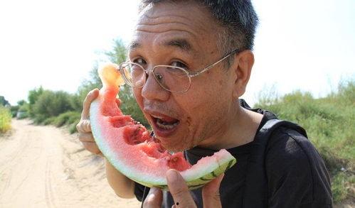 带你吃瓜奇葩插图,带你领略那些令人捧腹的“吃瓜”瞬间