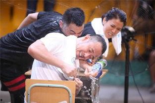 真心英雄杨坤吃瓜,揭秘娱乐圈幕后真相