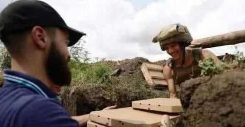 缅北打仗吃瓜群众,吃瓜群众的视角解读