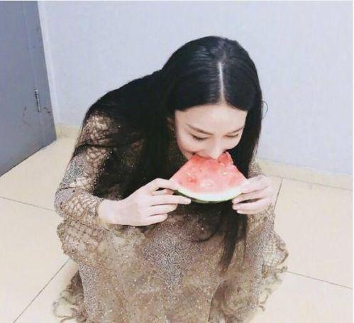 吃瓜裙vx,网络红人的崛起与影响力